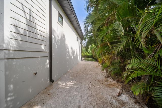626 BUTTONWOOD DRIVE, Longboat Key, FL 34228