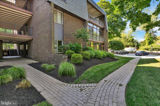 5 STONEHENGE CIR #2, Pikesville, MD 21208