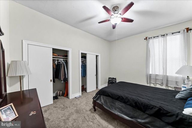 205 LONDON GROVE RD, West Grove, PA 19390