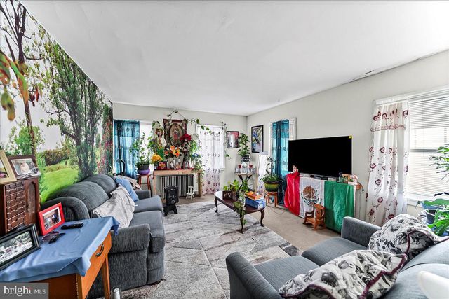 205 LONDON GROVE RD, West Grove, PA 19390