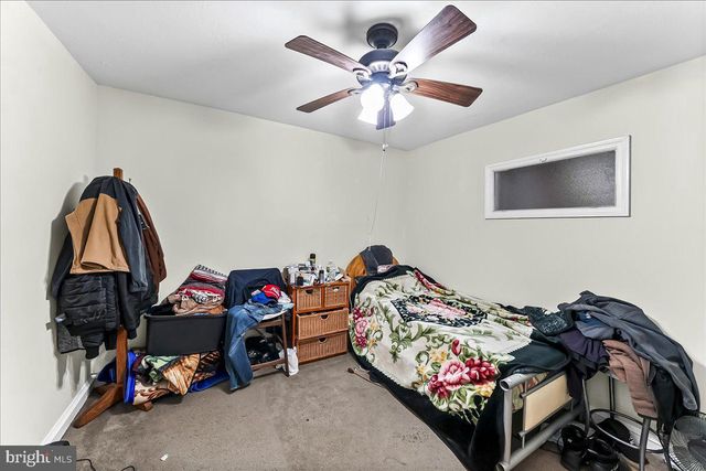 205 LONDON GROVE RD, West Grove, PA 19390