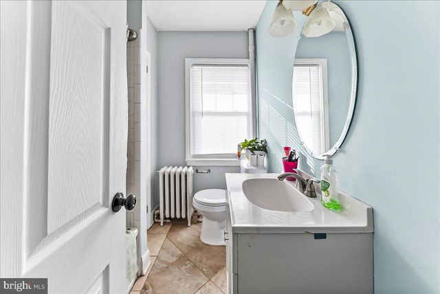 205 LONDON GROVE RD, West Grove, PA 19390