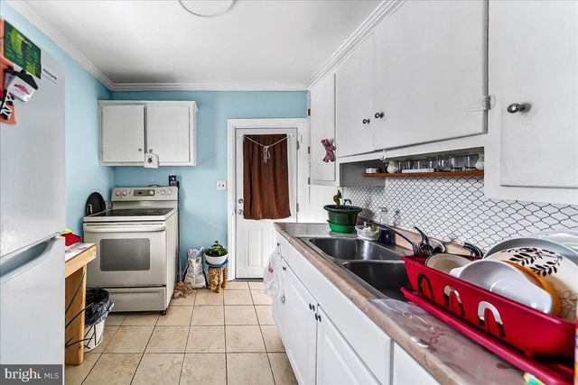 205 LONDON GROVE RD, West Grove, PA 19390