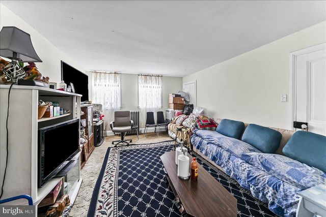 205 LONDON GROVE RD, West Grove, PA 19390