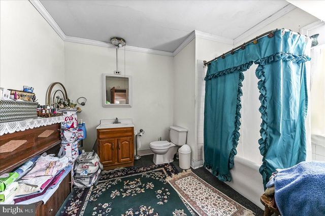 205 LONDON GROVE RD, West Grove, PA 19390