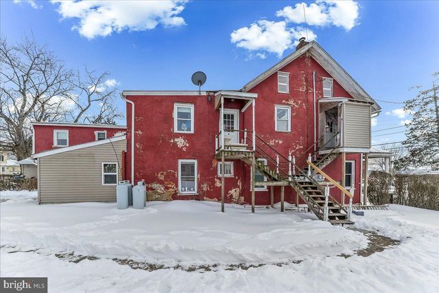 205 LONDON GROVE RD, West Grove, PA 19390