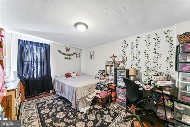 205 LONDON GROVE RD, West Grove, PA 19390