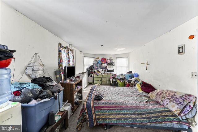 205 LONDON GROVE RD, West Grove, PA 19390