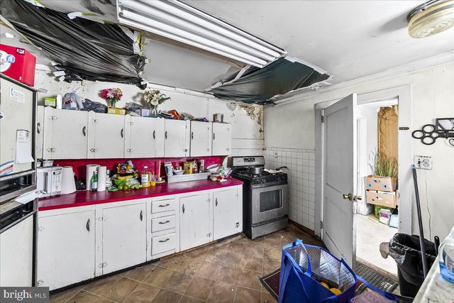 205 LONDON GROVE RD, West Grove, PA 19390