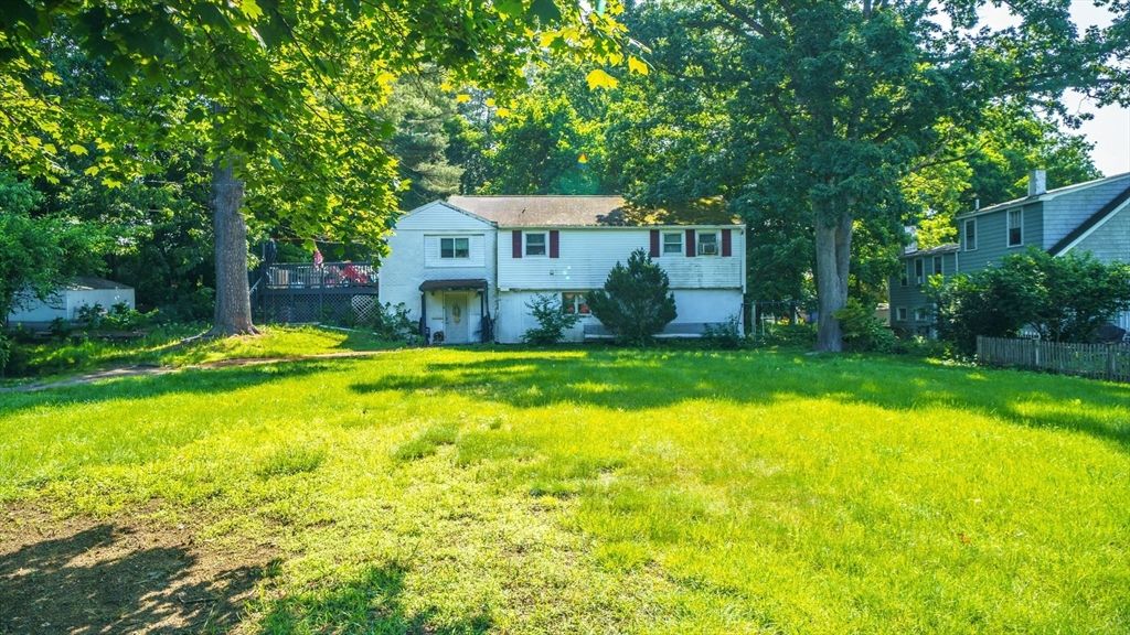 10 Sherwood Rd, Wilmington, MA 01887
