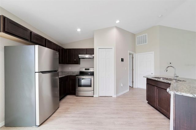 16271 SW 27TH TERRACE ROAD, Ocala, FL 34473