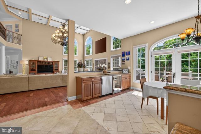 1002 SHERMAN CT, Great Falls, VA 22066