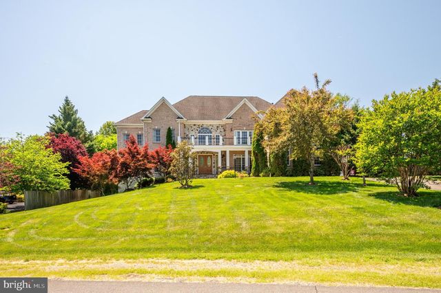 1002 SHERMAN CT, Great Falls, VA 22066