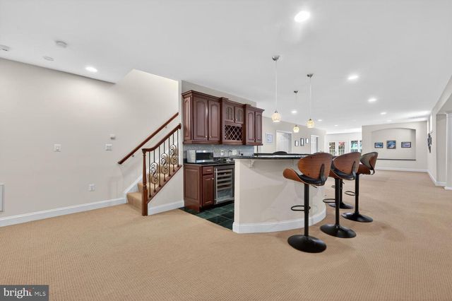 1002 SHERMAN CT, Great Falls, VA 22066