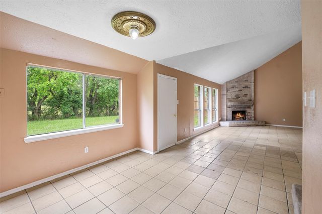 4027 Brookhead Trail, Houston, TX 77066