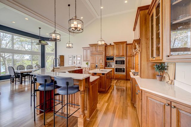 5256 Oxford Street N, Shoreview, MN 55126