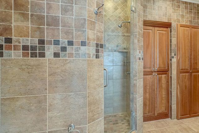 5256 Oxford Street N, Shoreview, MN 55126