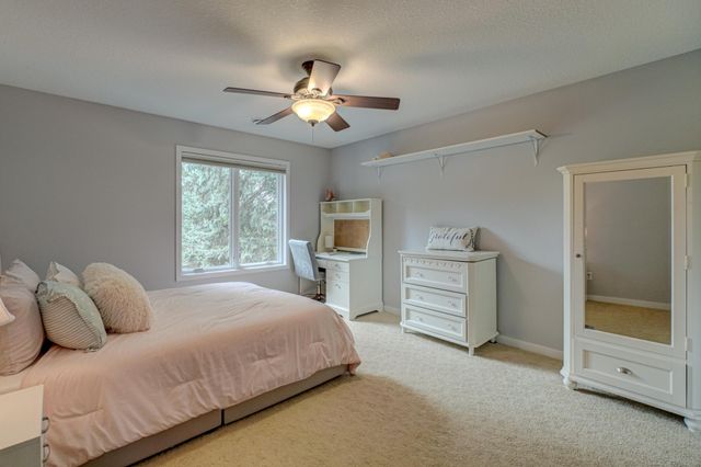 5256 Oxford Street N, Shoreview, MN 55126