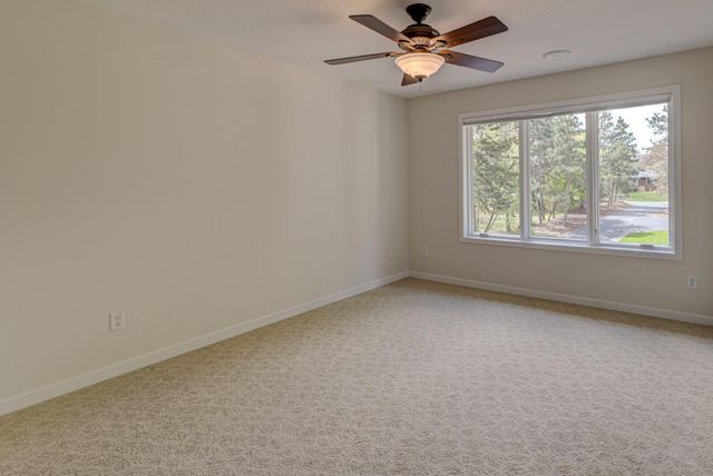 5256 Oxford Street N, Shoreview, MN 55126