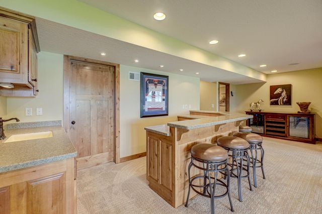 5256 Oxford Street N, Shoreview, MN 55126