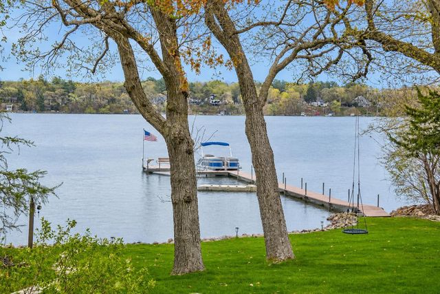 5256 Oxford Street N, Shoreview, MN 55126
