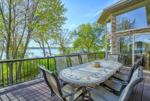 5256 Oxford Street N, Shoreview, MN 55126