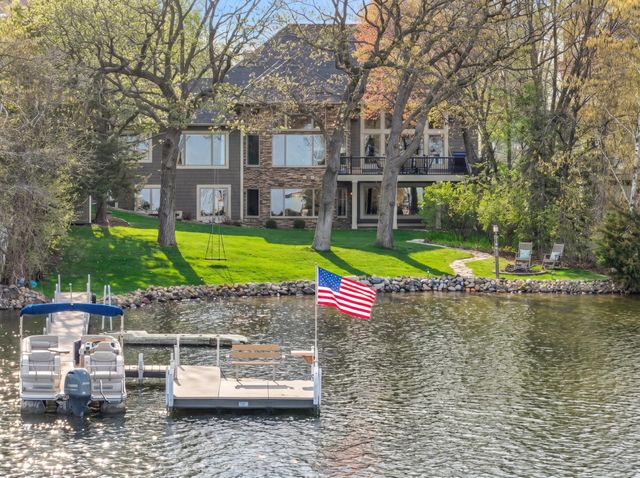 5256 Oxford Street N, Shoreview, MN 55126