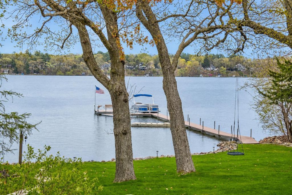 5256 Oxford Street N, Shoreview, MN 55126 — photo 3