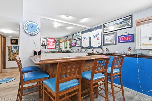 4904 Lake Grove Drive, White Lake Charter Township, MI 48383