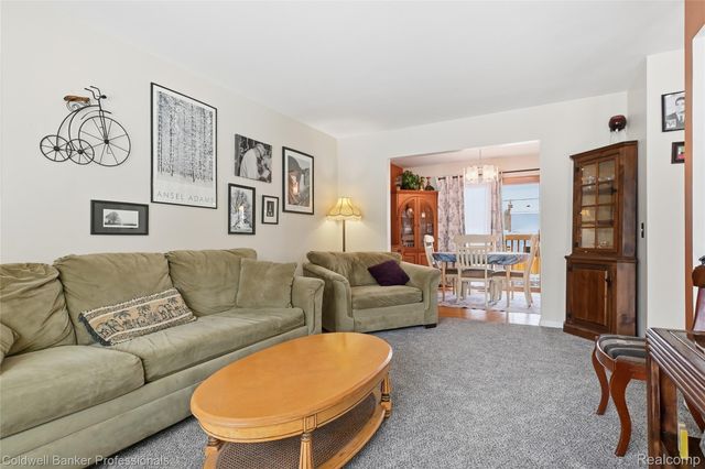 4904 Lake Grove Drive, White Lake Charter Township, MI 48383