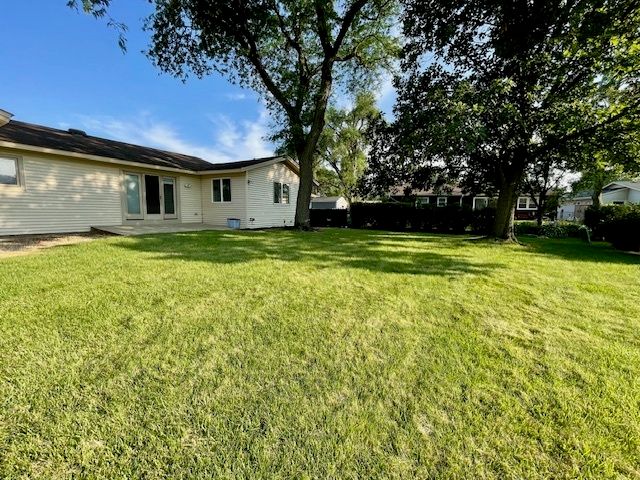 112 Braemar Drive, Elk Grove Village, IL 60007