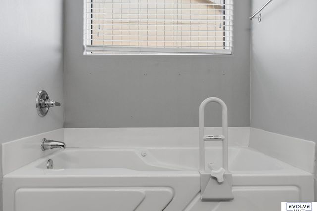 15062 Redman Avenue, Omaha, NE 68116