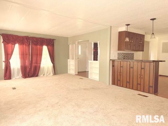 302 WHITE OAK Drive, Morton, IL 61550