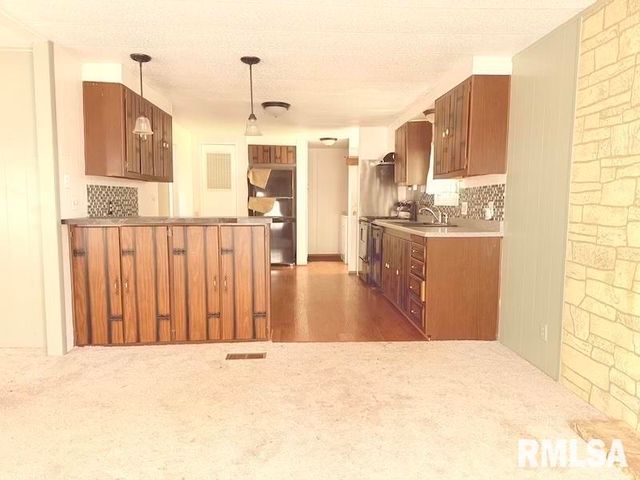 302 WHITE OAK Drive, Morton, IL 61550