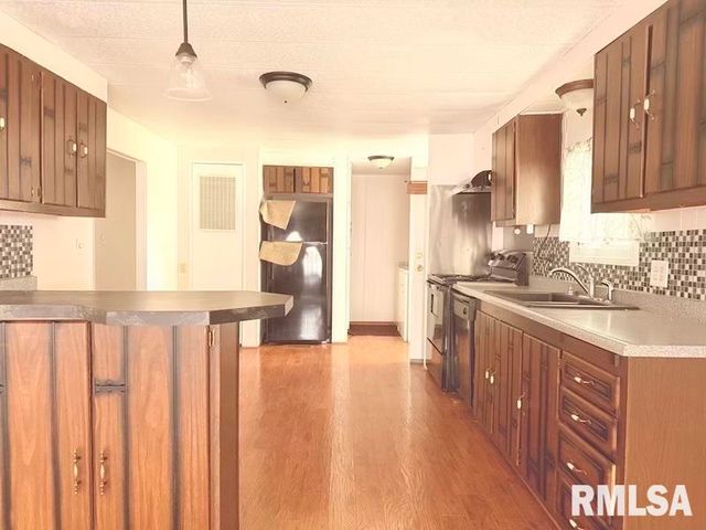 302 WHITE OAK Drive, Morton, IL 61550