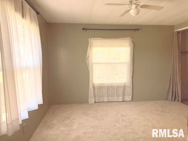 302 WHITE OAK Drive, Morton, IL 61550
