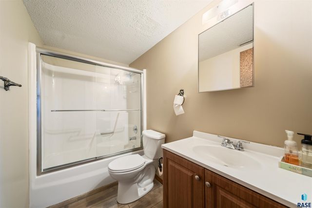 27053 S Tallgrass Ave Avenue, Sioux Falls, SD 57108