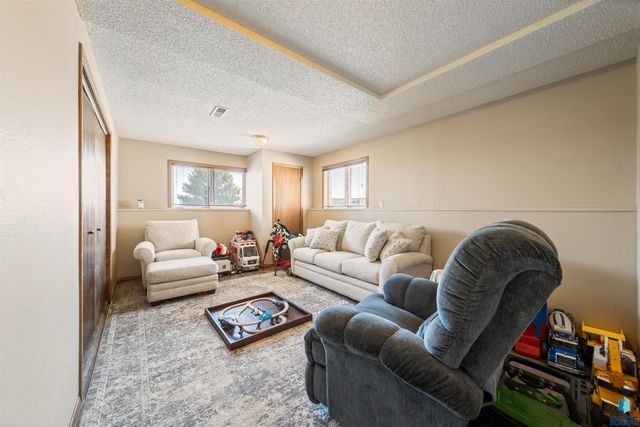 27053 S Tallgrass Ave Avenue, Sioux Falls, SD 57108