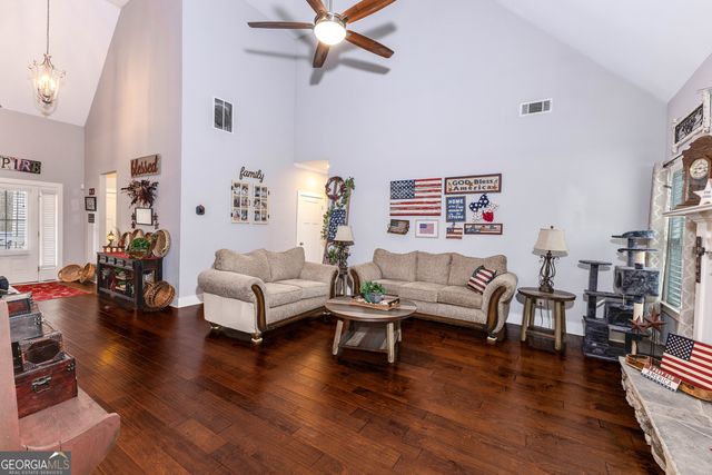 1037 Ashley Glen Drive, Williamson, GA 30292