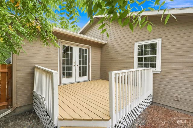 2442 W Hill Rd, Boise, ID 83702