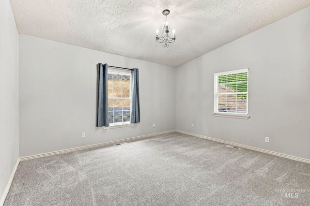 2442 W Hill Rd, Boise, ID 83702