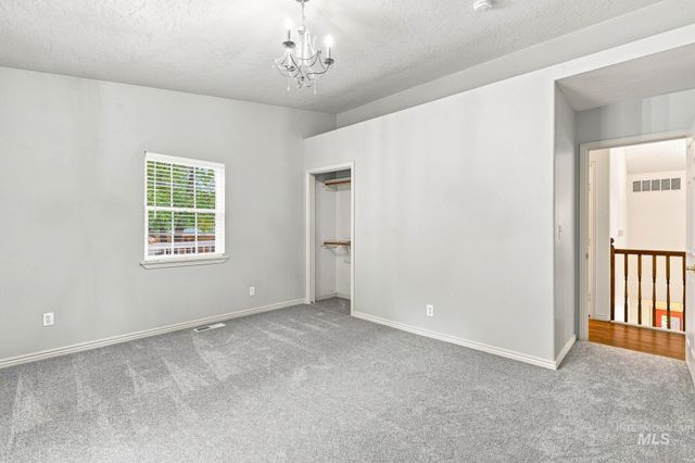 2442 W Hill Rd, Boise, ID 83702