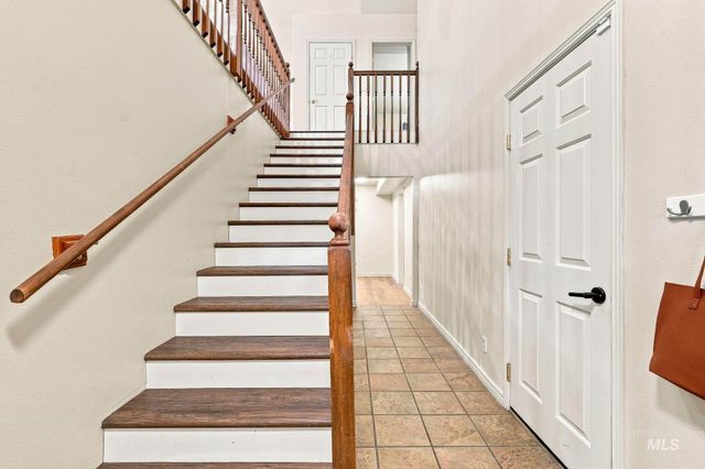 2442 W Hill Rd, Boise, ID 83702