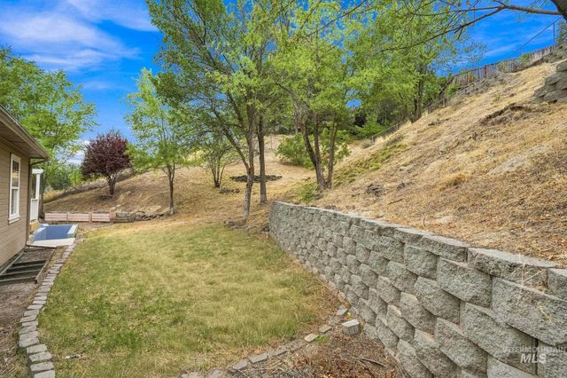 2442 W Hill Rd, Boise, ID 83702