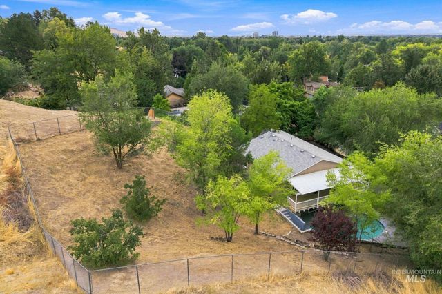 2442 W Hill Rd, Boise, ID 83702