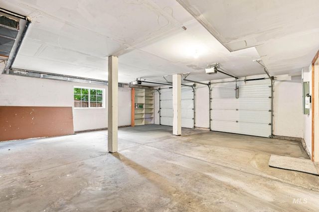 2442 W Hill Rd, Boise, ID 83702