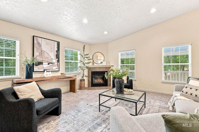 2442 W Hill Rd, Boise, ID 83702