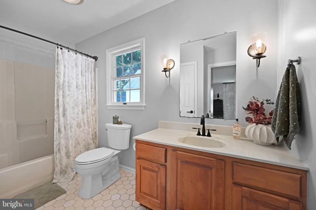 6163 CADAGON CT, Salisbury, MD 21801