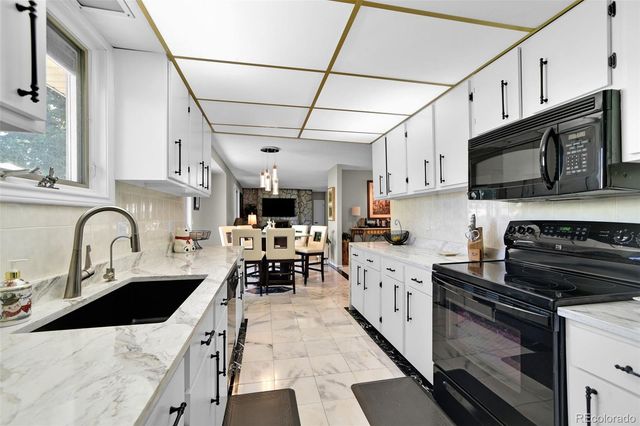 8122 Ammons Way, Arvada, CO 80005