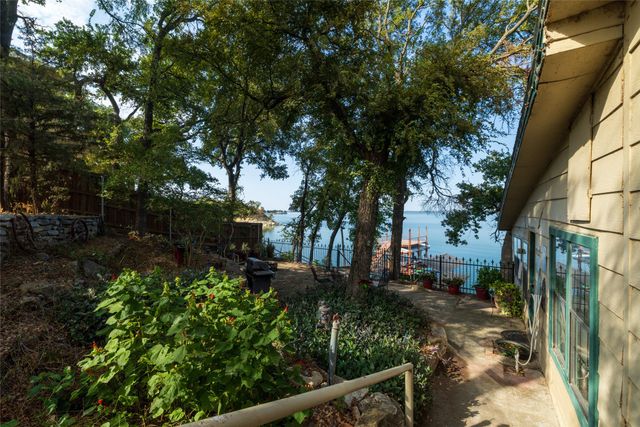 1009 Mesquite Point, Lake Bridgeport, TX 76426